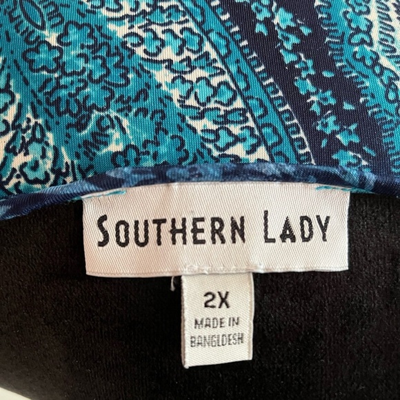 Southern Lady - Long Sleeve paisley Blouse - Picture 5 of 7